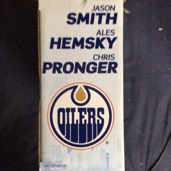 McFarlanes Oilers 3 pack figures - Picture 5 of 8